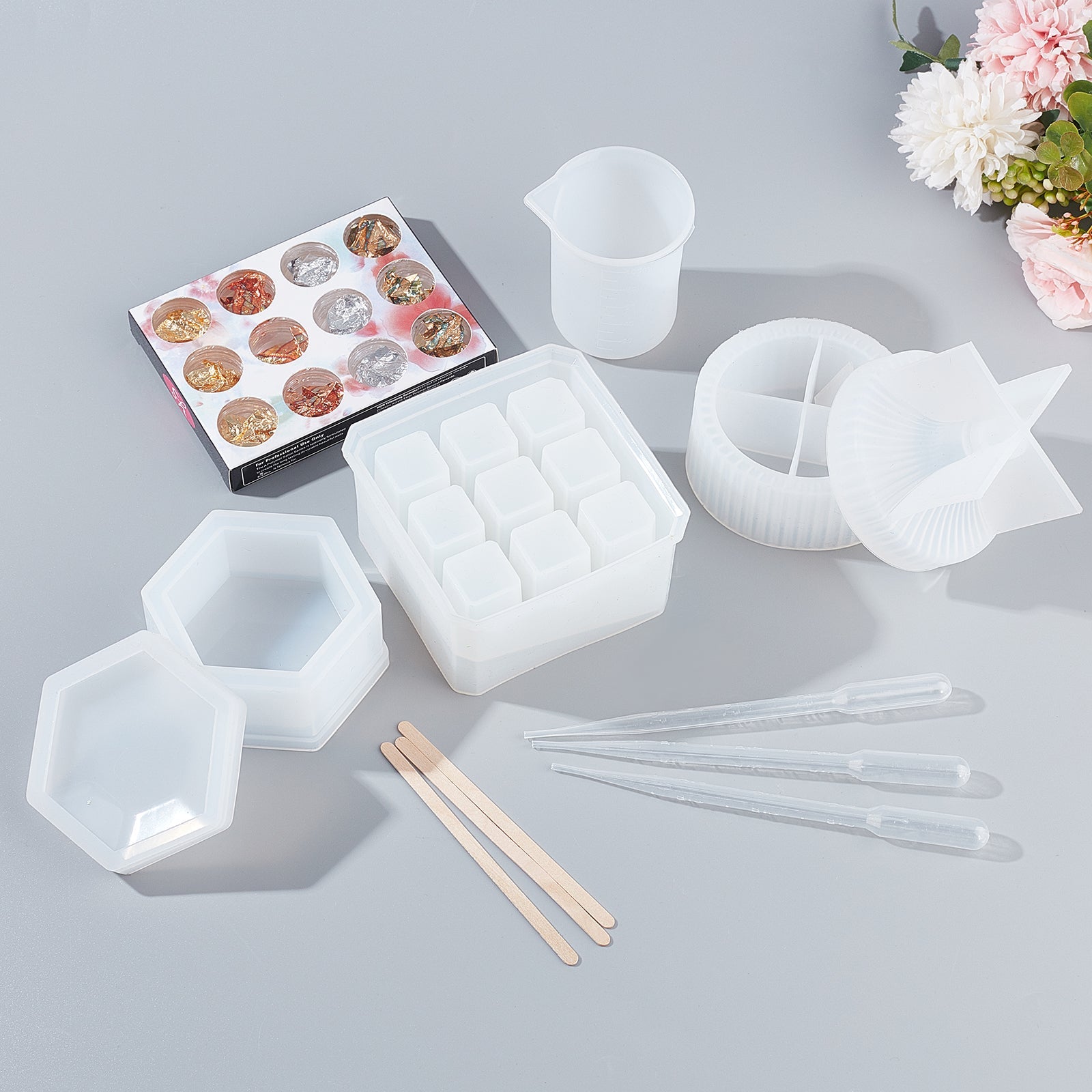 CRASPIRE DIY Beauty Makeup Storage Box Epoxy Resin Crafts Kits, with  Silicone Storage Box Molds, UV Gel Nail Art Tinfoil, Plastic Measuring Cups  & Transfer Pipettes, PVC Gloves, Wooden Sticks, White, 82x60mm
